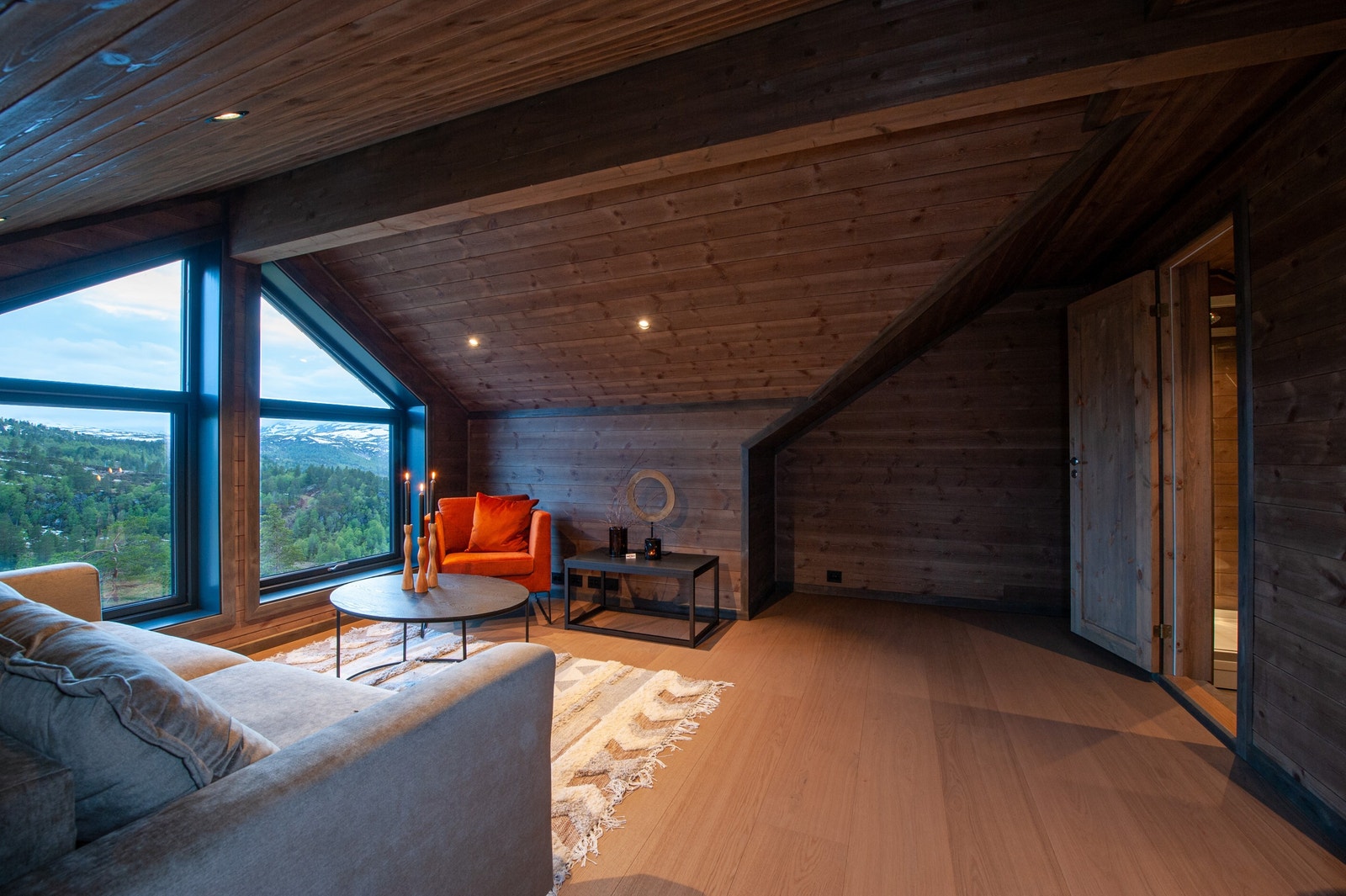 Sovesofa i loftstue Galleribilde