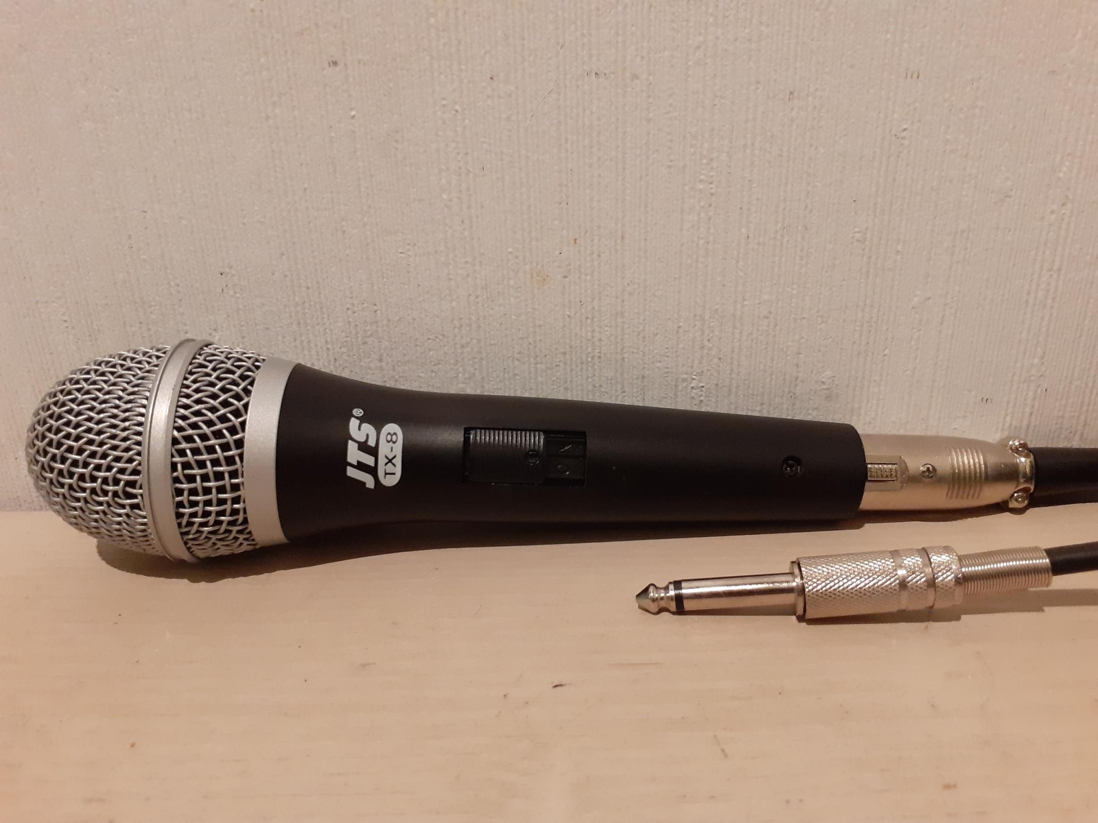 JTS TX 8 dynamisk mikrofon med lang kabel | FINN.no JTS TX 8 dynamisk mikrofon med lang kabel | FINN.no