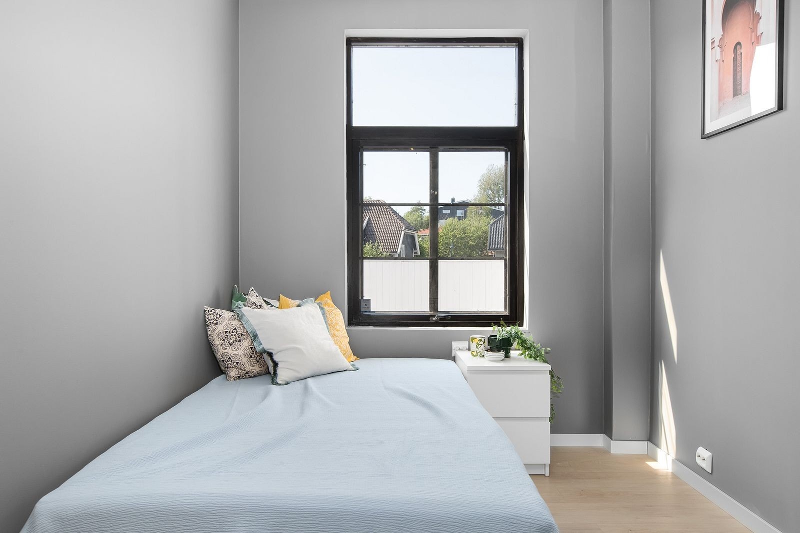 Rom 1. 1 etg.LEDIG Galleribilde