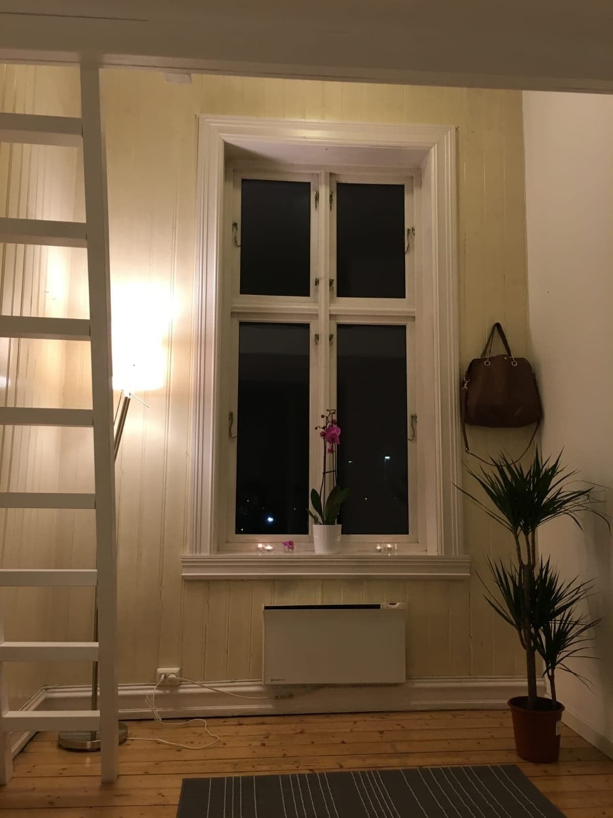 Rom 1 - ledig Galleribilde