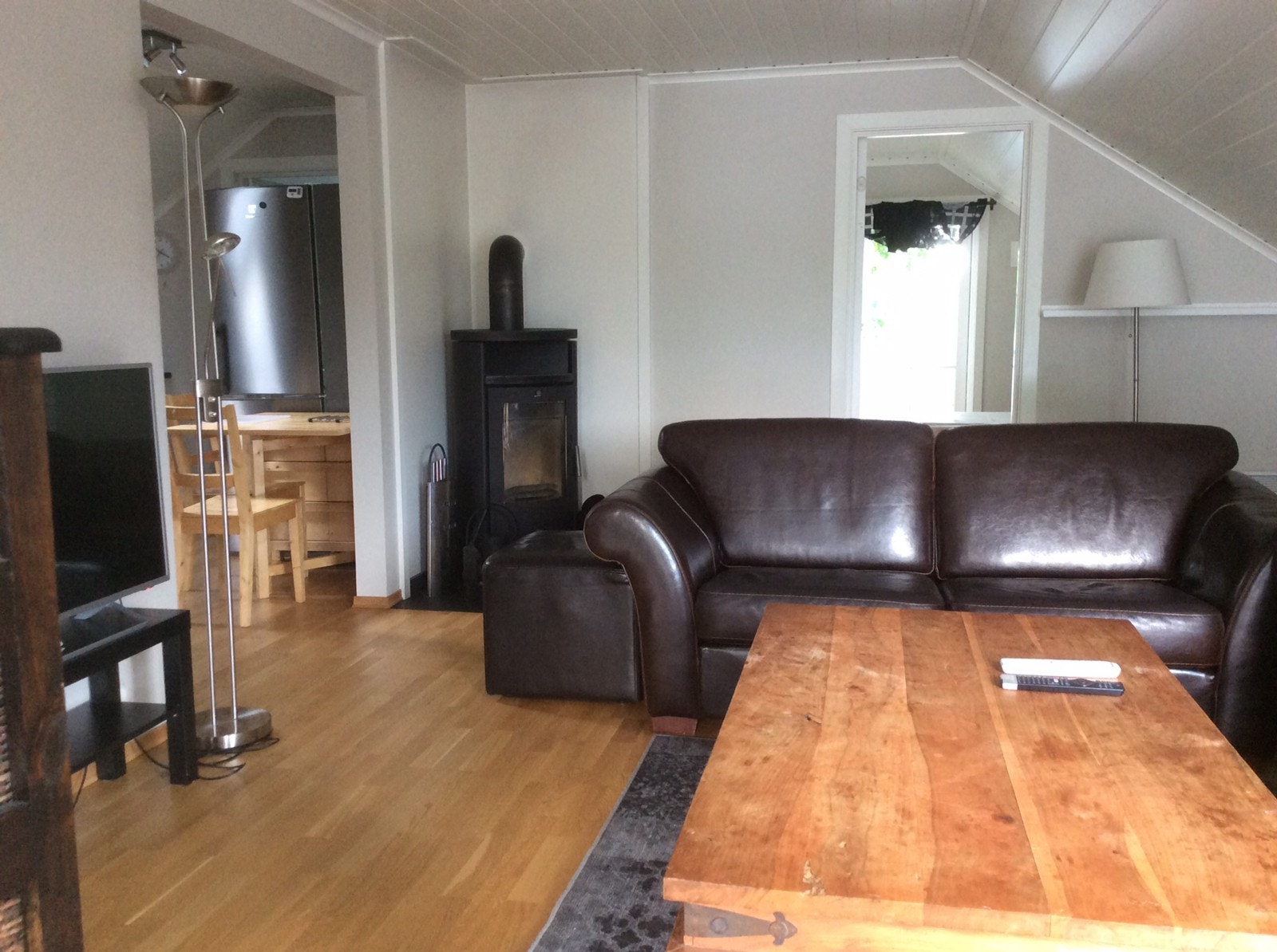 Velkommen hit! I dag er leiligheten ikke møblert. Kan sette inn sofa og møblere etter avtale! Galleribilde