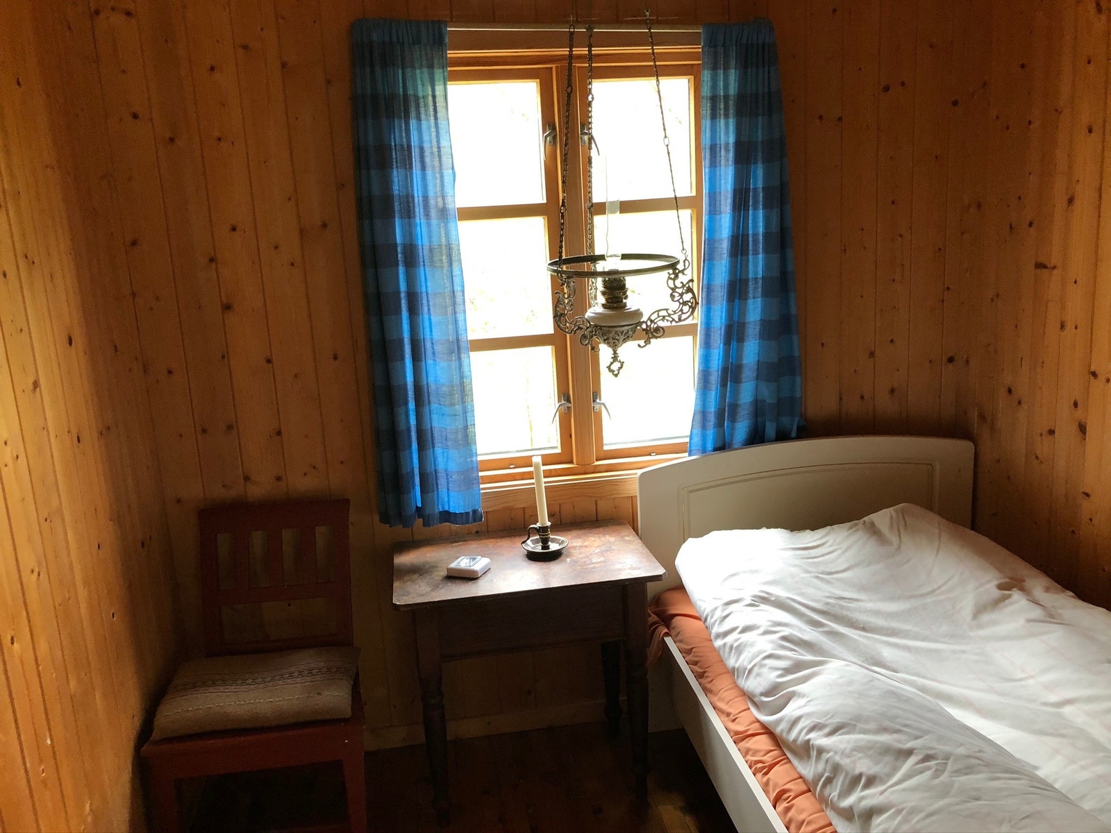 Soverom 1 (seng og skap) Galleribilde