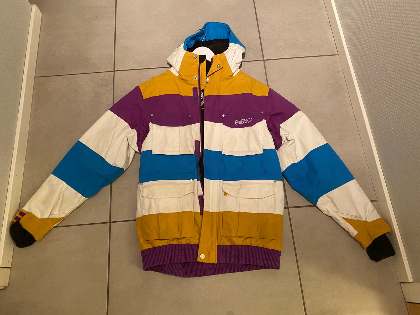Billabong Ski Snowboard Jakke Small | FINN.no Billabong Ski Snowboard Jakke Small | FINN.no