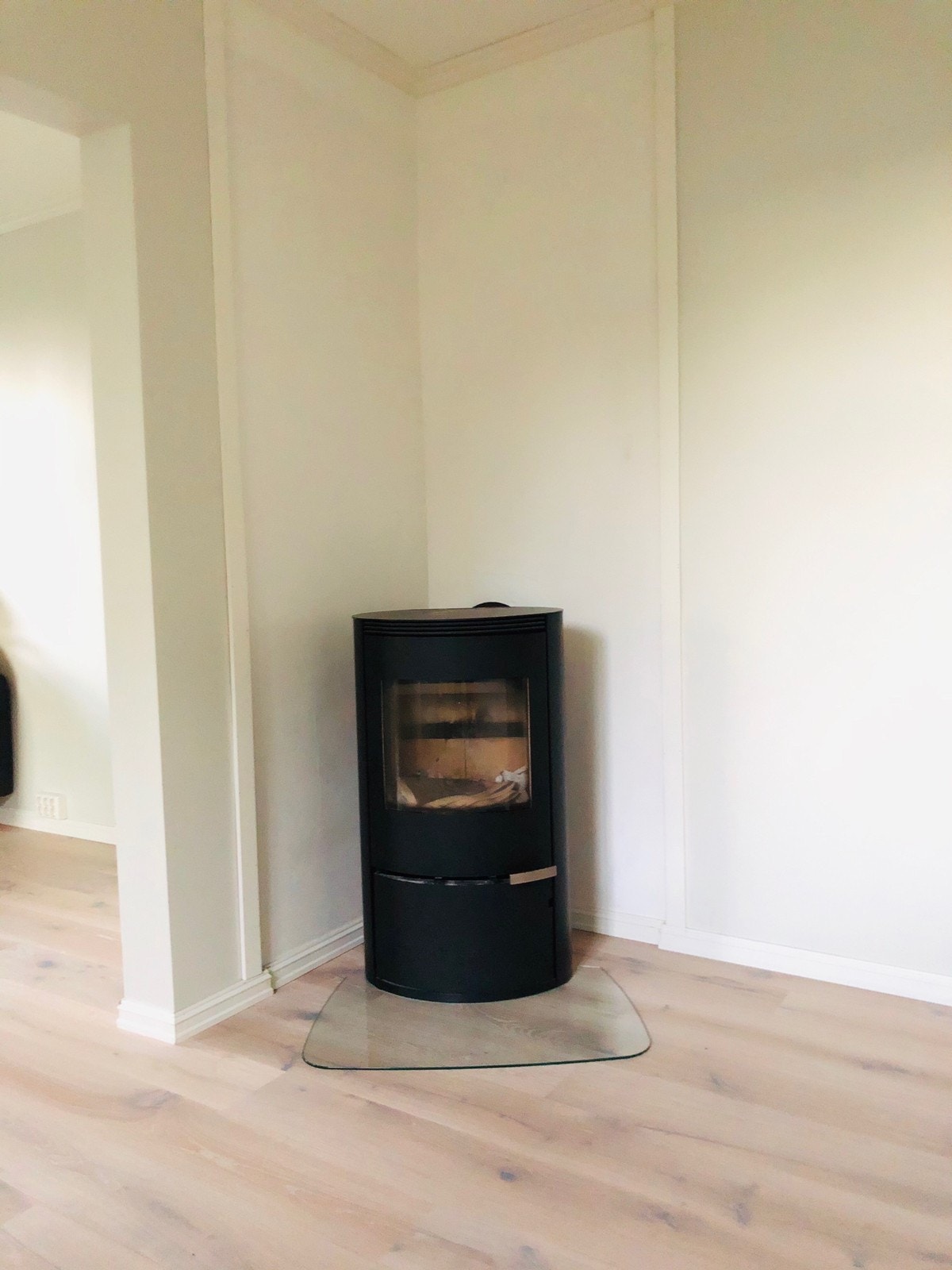 ovn i spisestuen Galleribilde