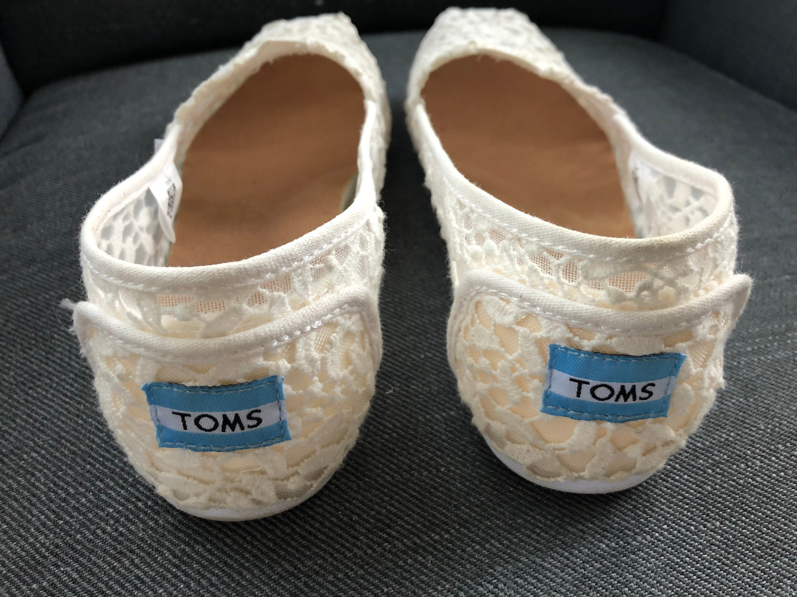 Toms sko i str. 38. Brukt få ganger og i veldig fin stand Toms sko i str. 38. Brukt få ganger og i veldig fin stand