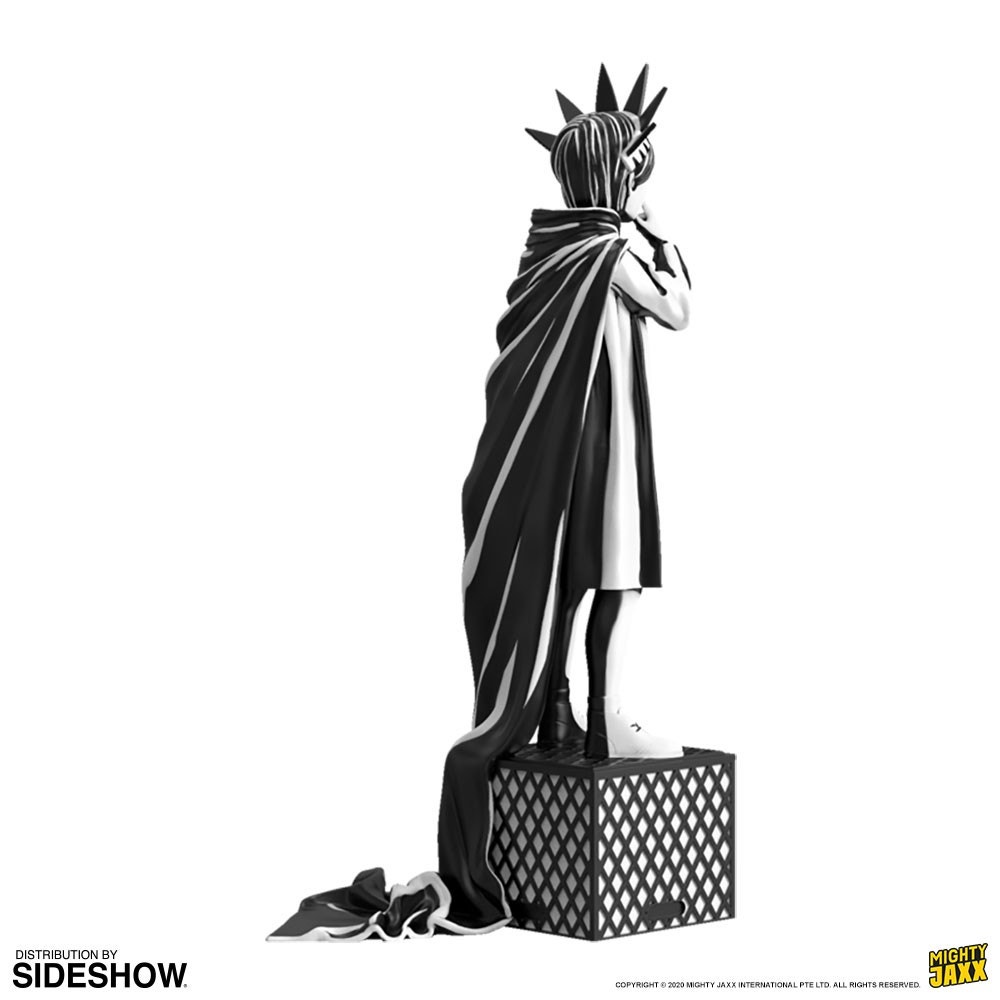 Liberty Girl by Brandalised - Mighty Jaxx | FINN-torget