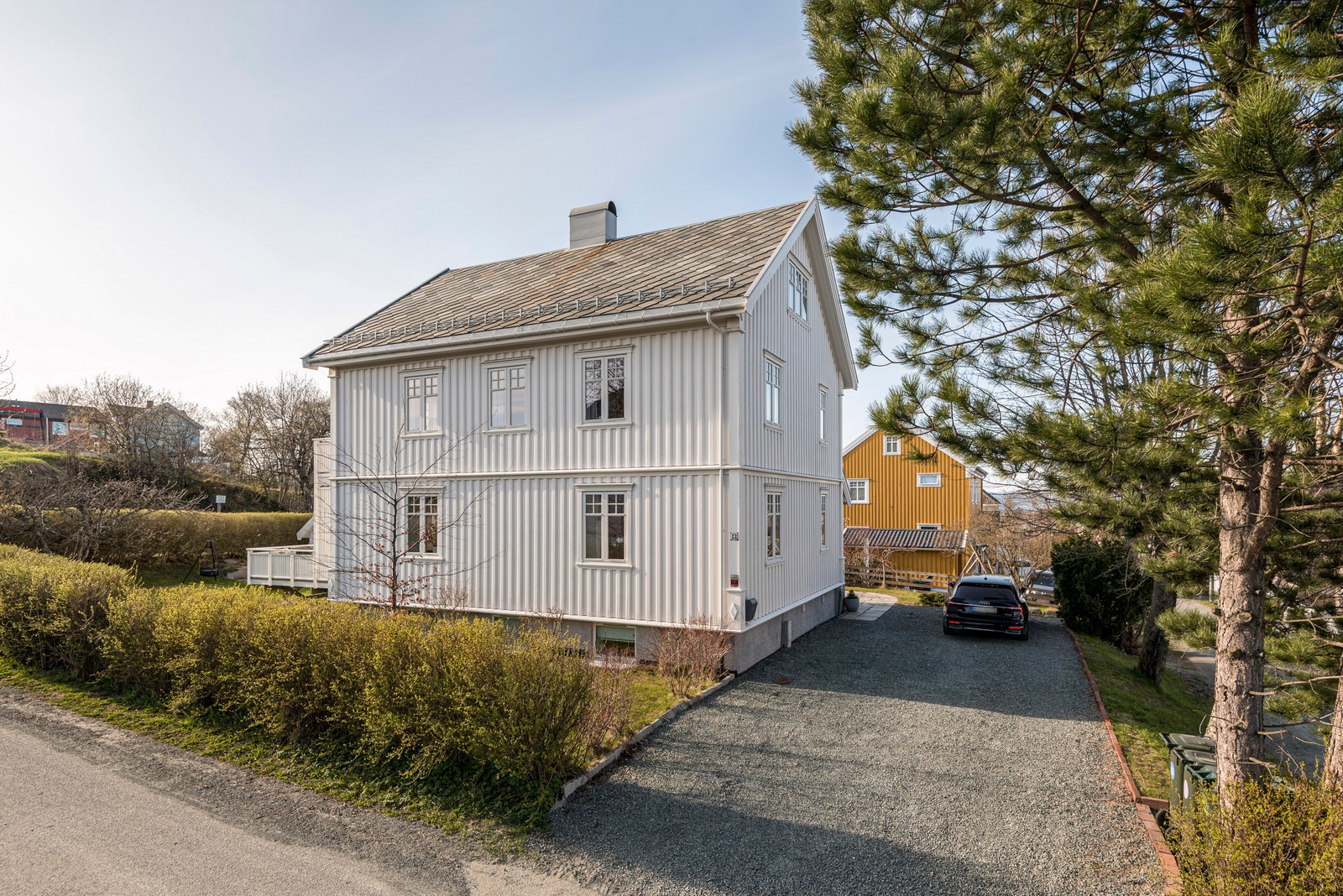 Fasade hus Galleribilde