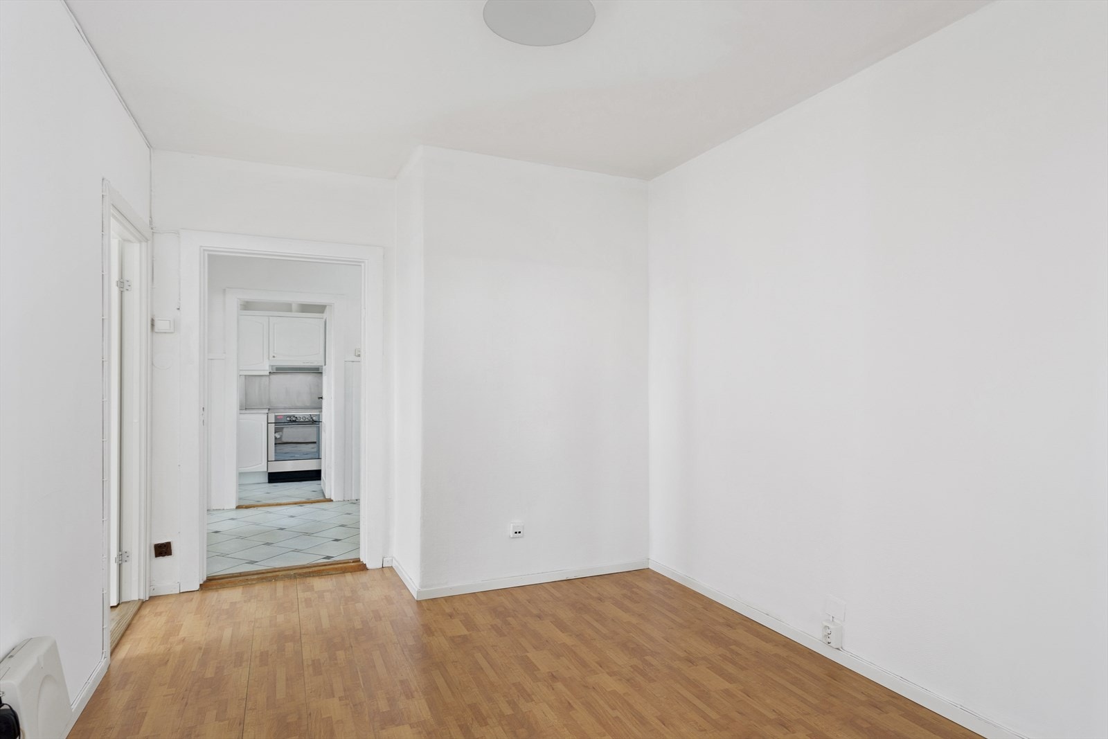 Hallen er et stort rom med gjennomgang til soverommene. Galleribilde