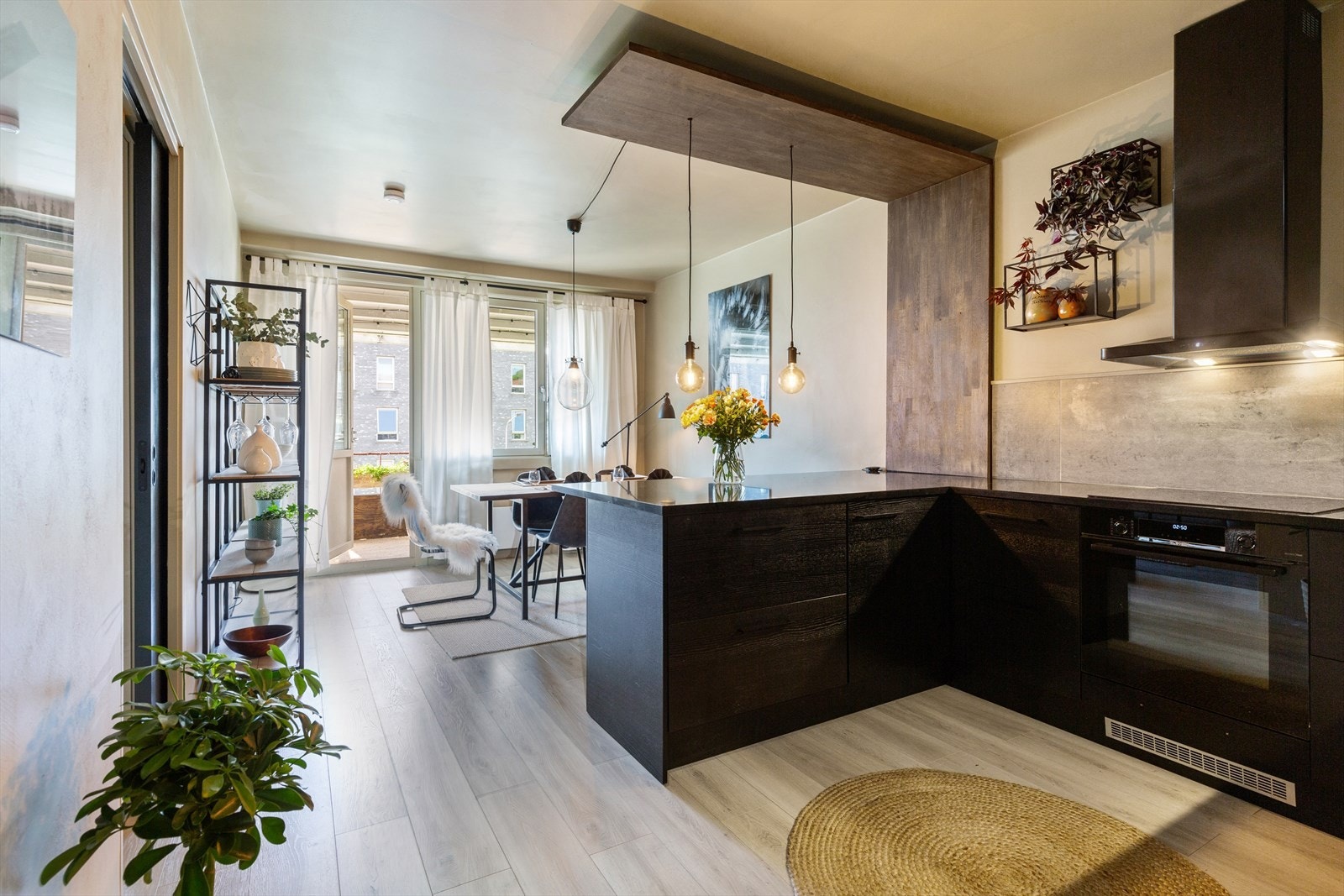 DNB Eiendom ved Olle Eriksson har gleden av å presentere St. Jørgens vei 3, en flott 4-roms andelsleilighet med meget god standard. Galleribilde