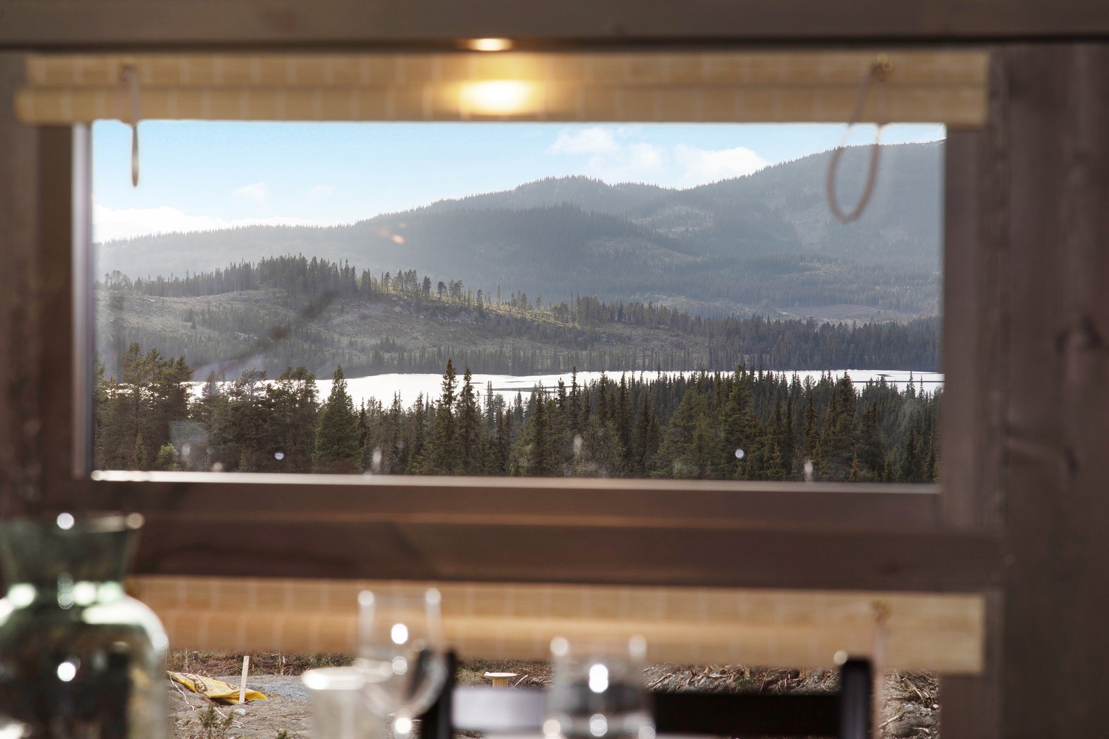 Man trenger ikke bilder på veggene, når man kan ramme inn naturen. Galleribilde