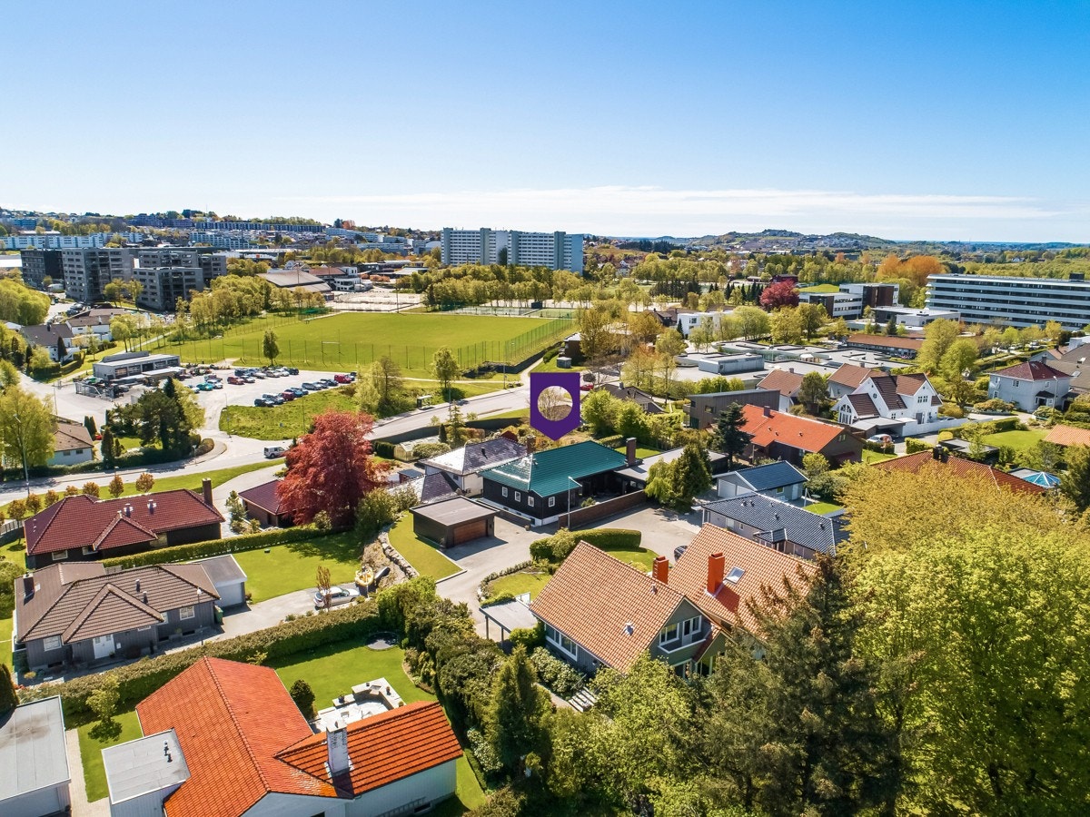 Nærområdet - Boligen ligger i rolige omgivelser innerst i blindvei på Stokka. Galleribilde