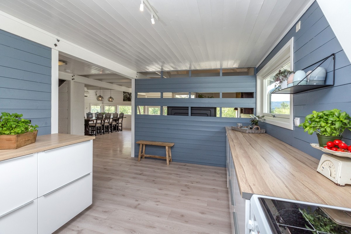 ... i delvis åpen løsning inn mot stuedel. Galleribilde