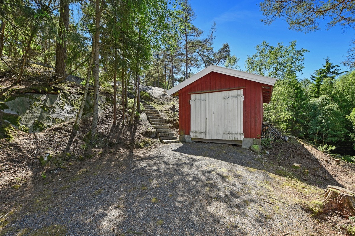 Egen garasje på tomten Galleribilde