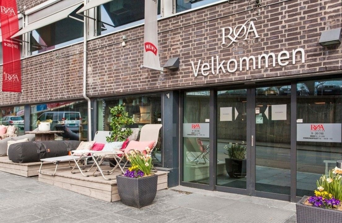 Kort vei til Røa senter med en rekke serveringssteder, butikker og servicetilbud. Galleribilde