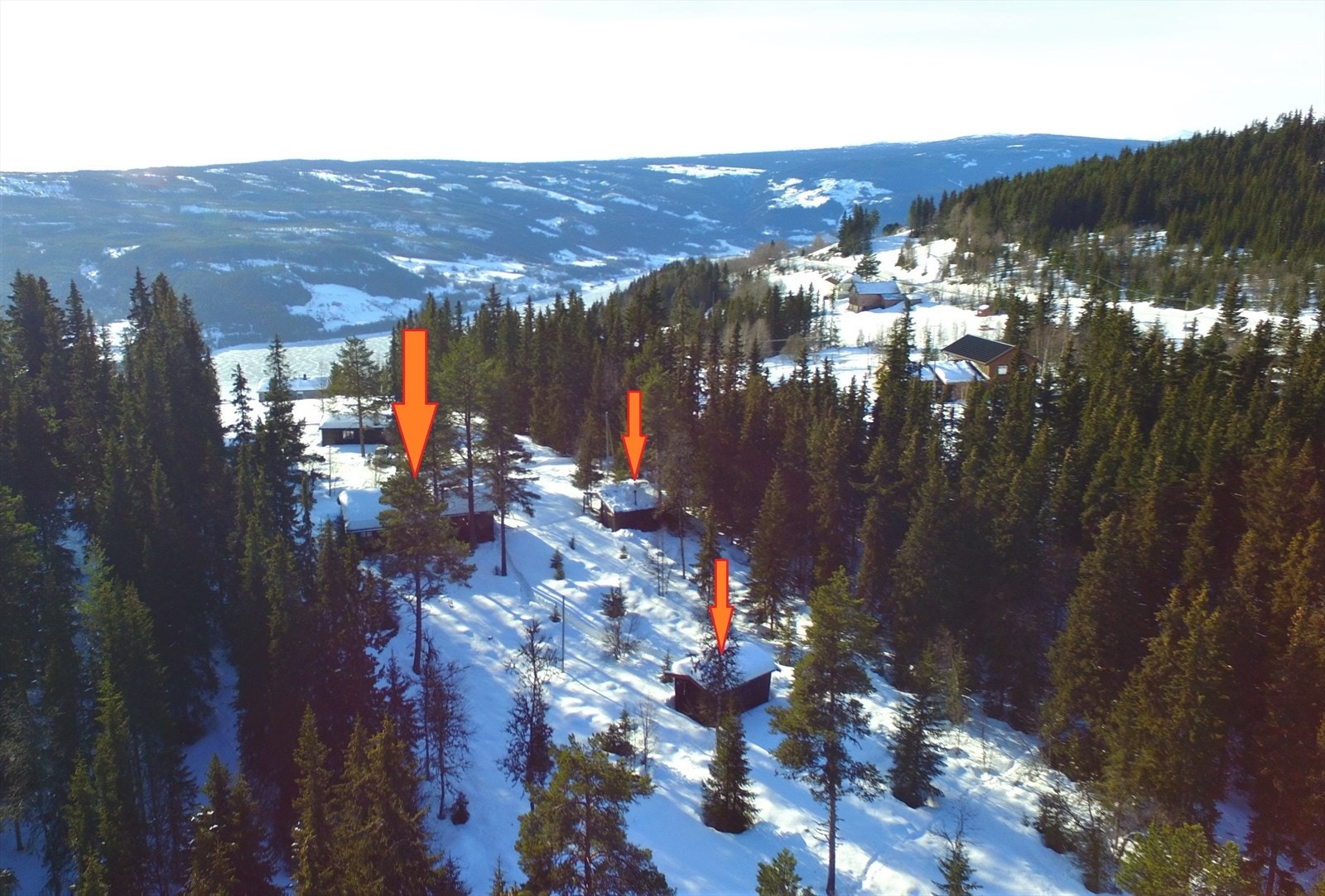Hyggelig hyttetun med utsikt over området og fjellene rundt. Galleribilde