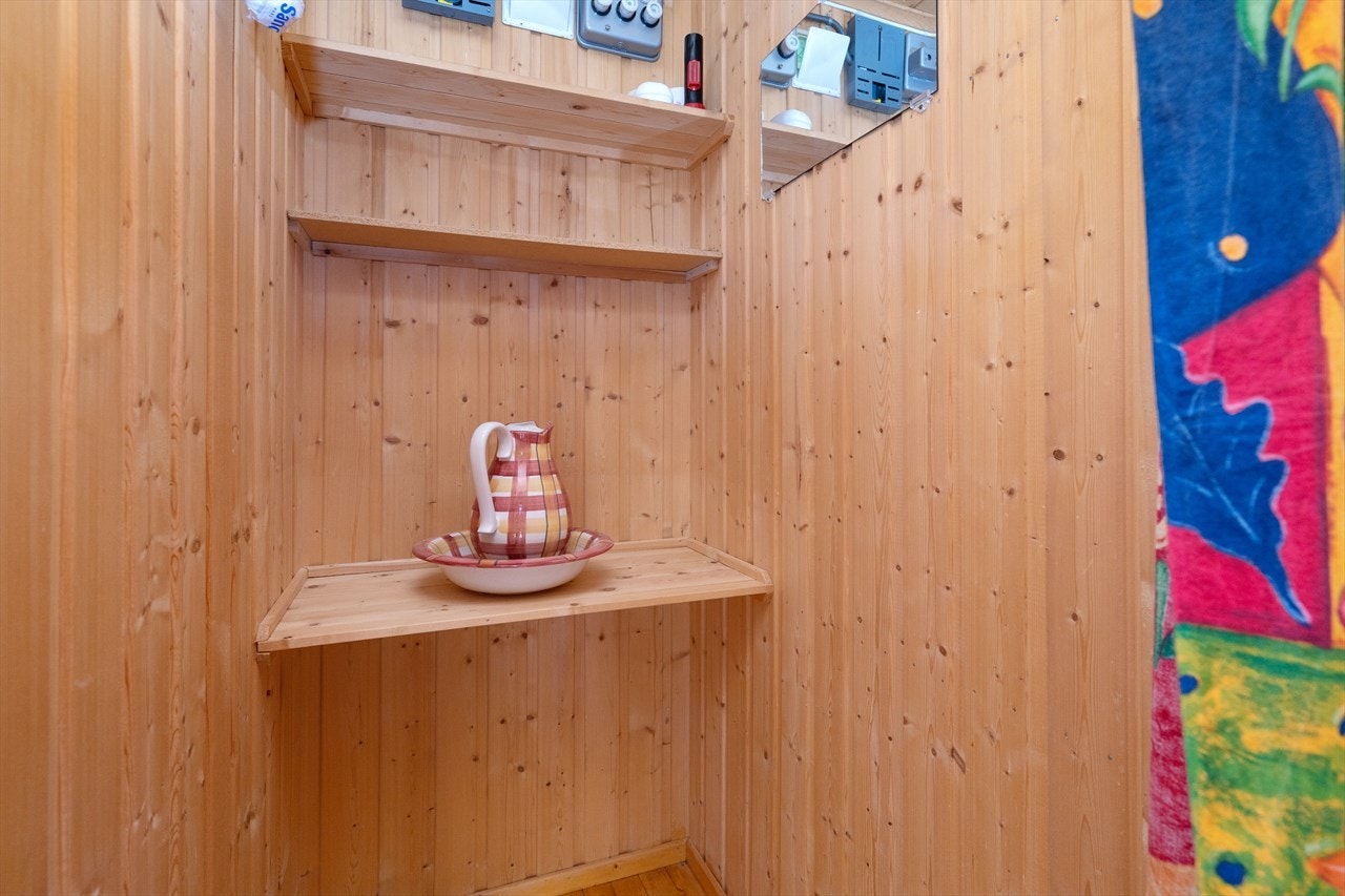 Vaskerom i anneks.jpg Galleribilde