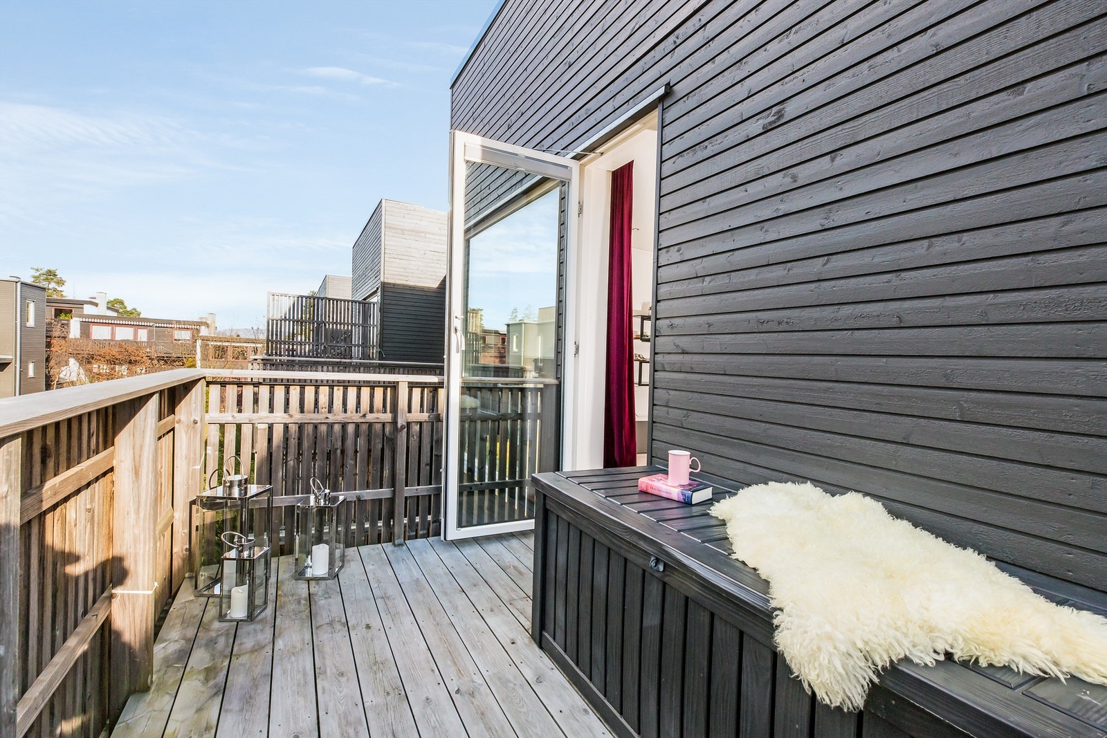 Fra stuen er det utgang til veranda på ca 7 kvm Galleribilde