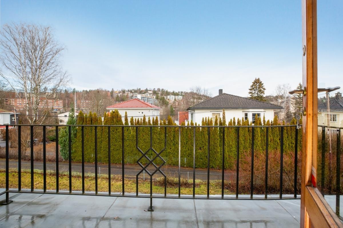 Veranda mot nord/vest m/ettermiddags-/kveldssol Galleribilde