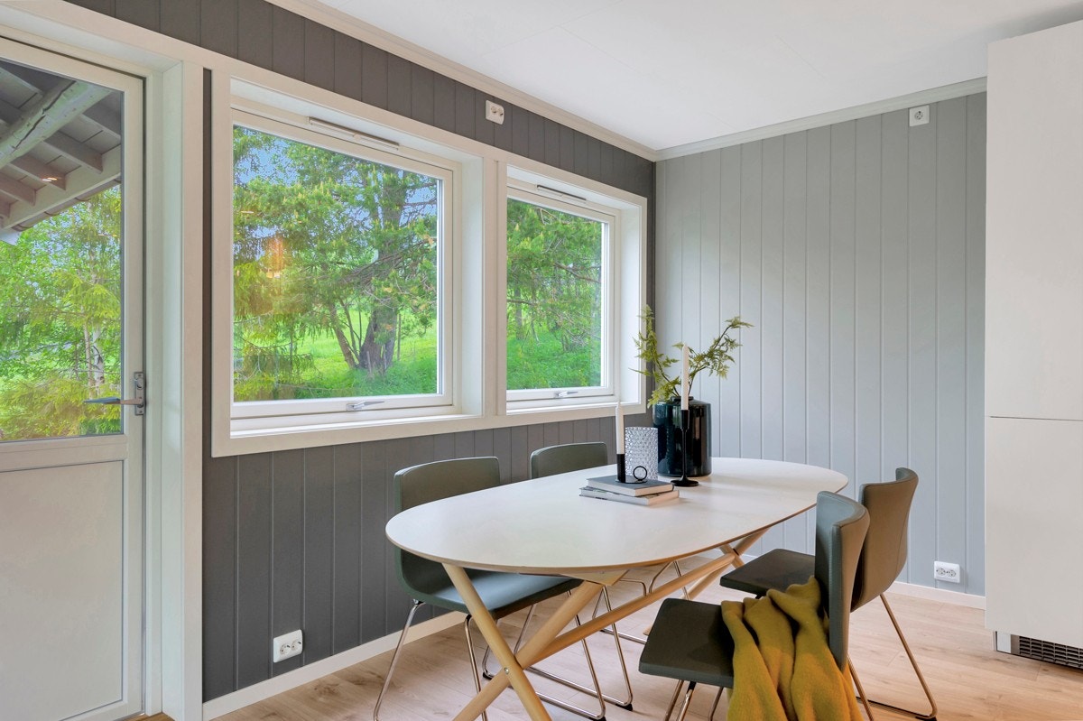 Fra stue er det utgang til takoverbygd veranda Galleribilde