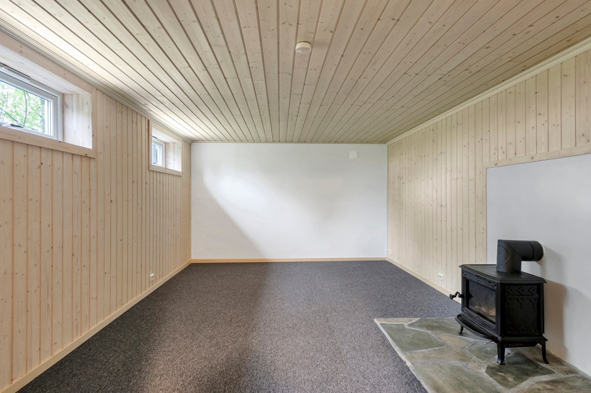 Kjellerstue med peisovn Galleribilde