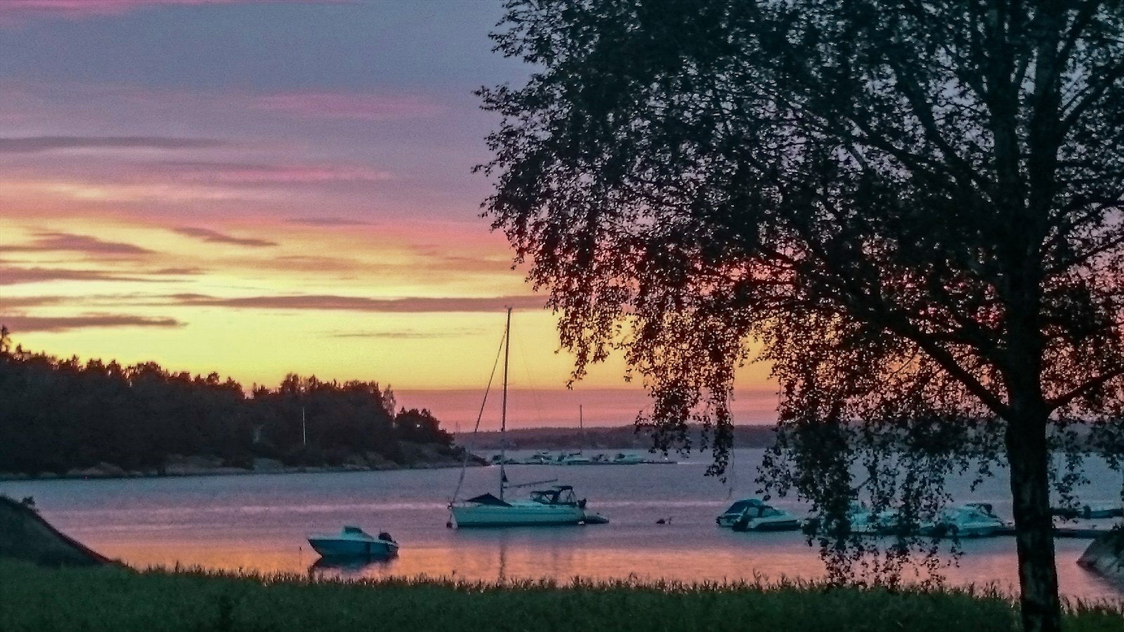 Kveldsbilde av utsikten på hytta. Bilde tatt av selger Galleribilde