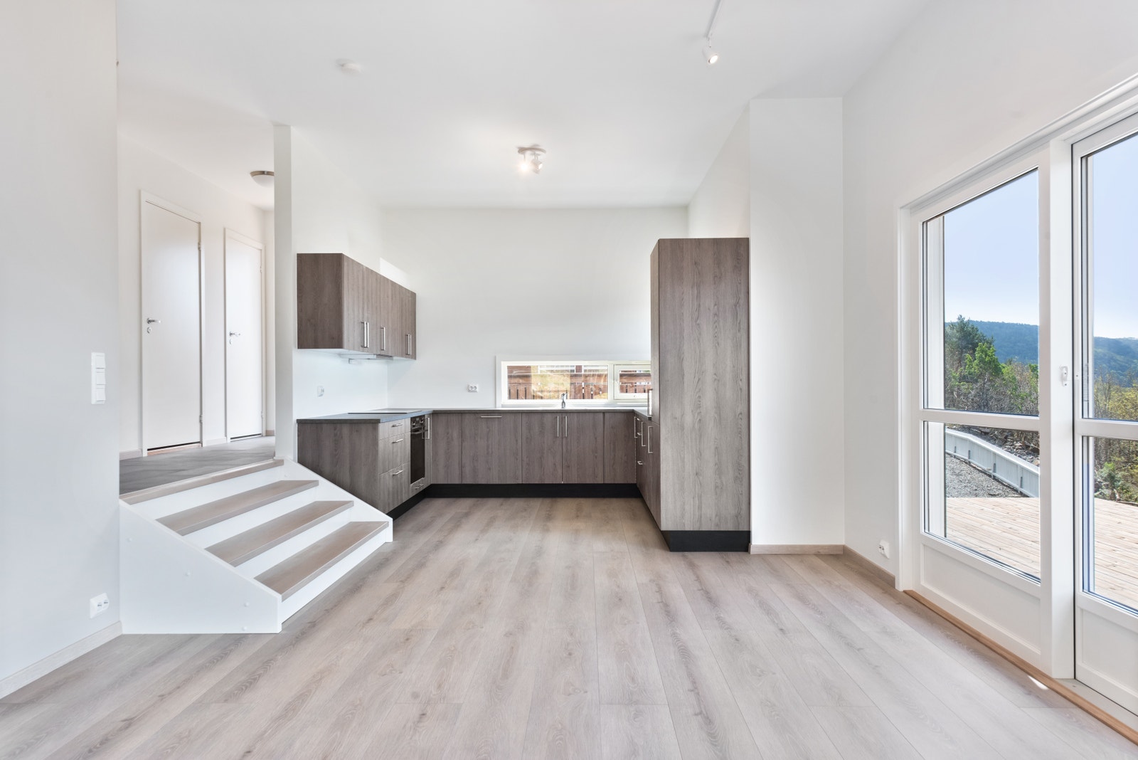 Tilsvarende hytte som er innredet. Stue / Kjøkken Galleribilde