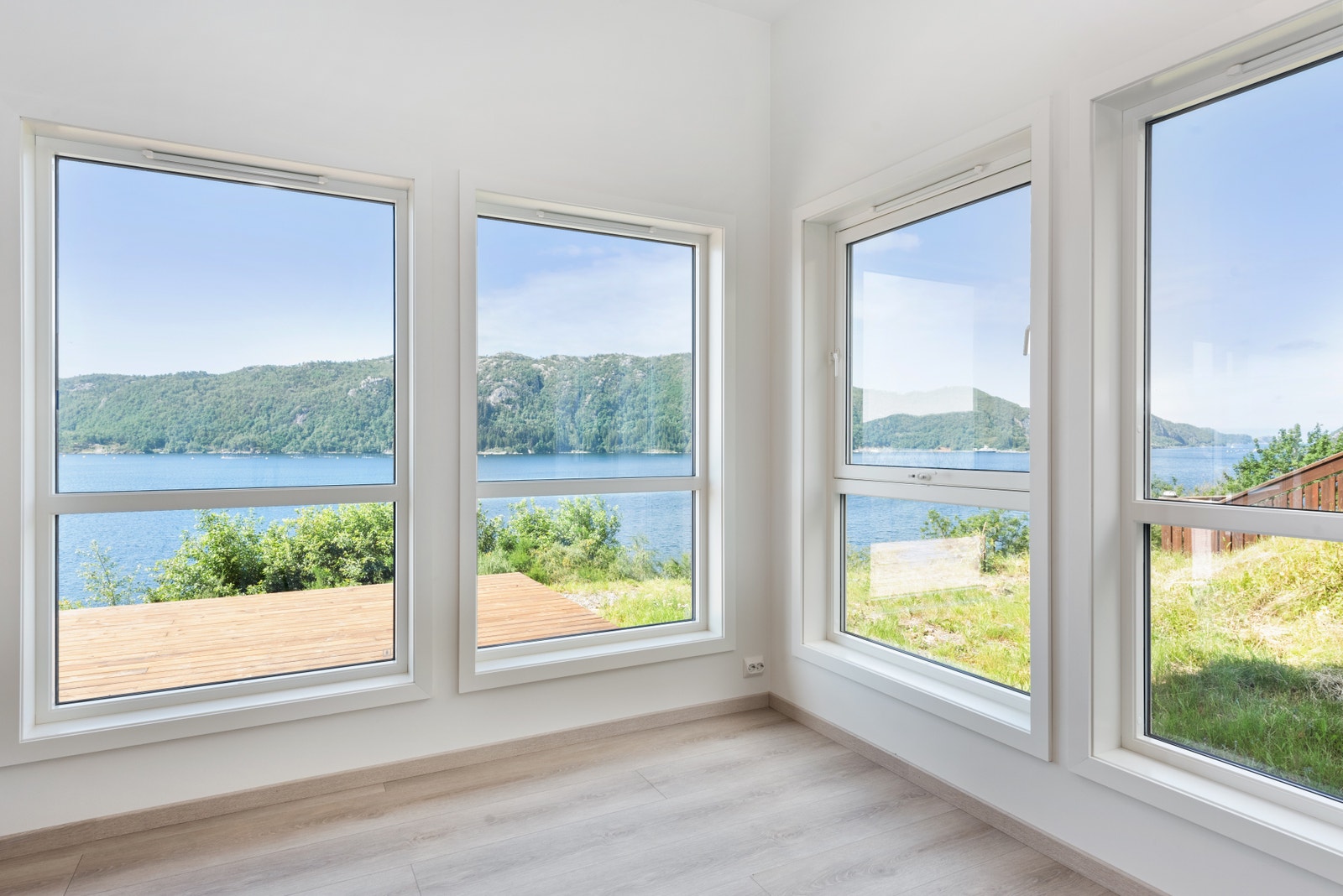 Tilsvarende hytte som er innredet. Stue / utsikt Galleribilde