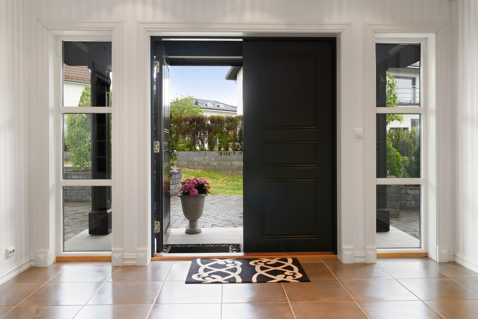 Hall/inngang som gir et solid førsteinntrykk Galleribilde