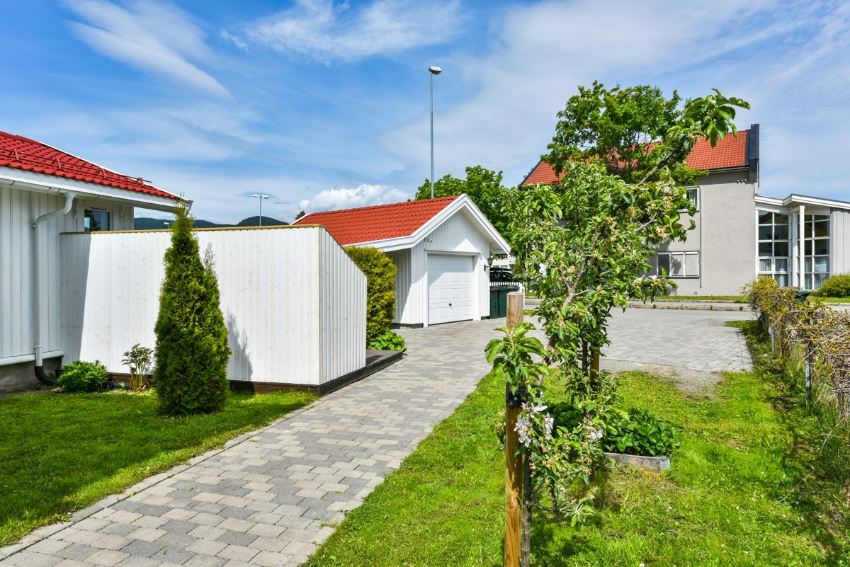 Hagen er velholdt og frodig. Galleribilde