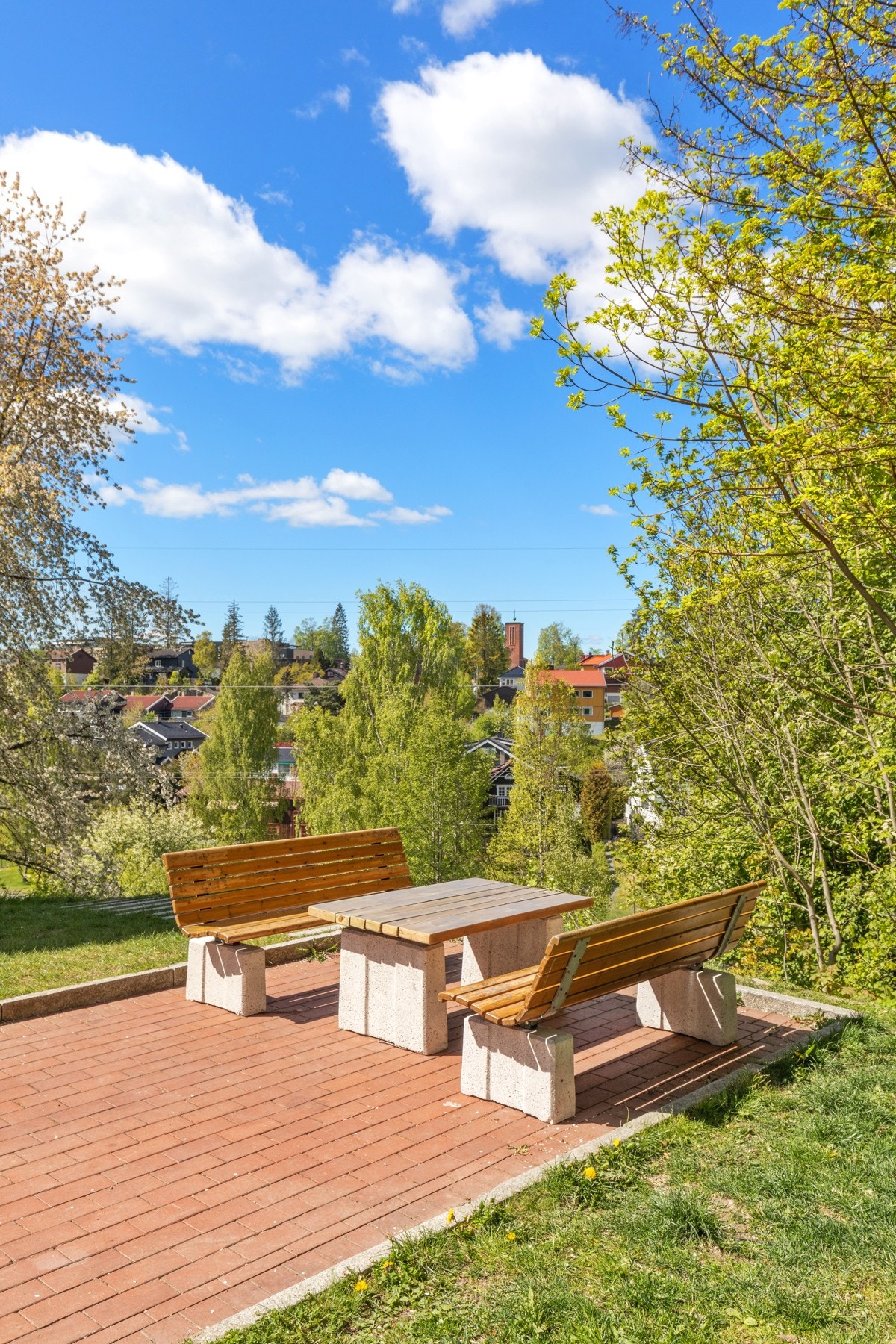 Borettslagets fellesområde er også bilfritt, med oppvarmede gangveier som gjør at det er isfritt om vinteren Galleribilde