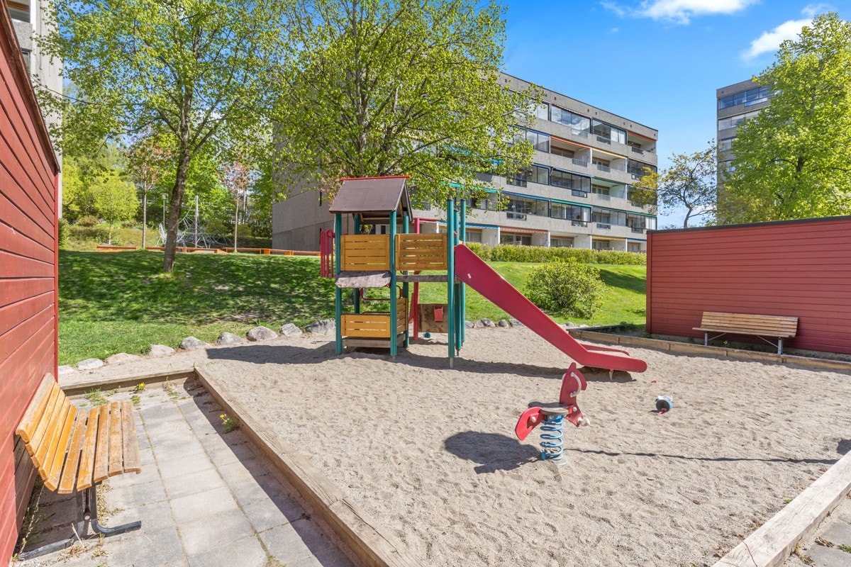 Meklenborg borettslag fremstår som et hyggelig borettslag, hvor det er lagt vekt på trivelige fellesområder Galleribilde