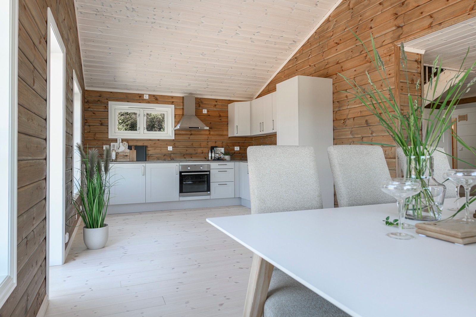 Stor og åpen kjøkkenløsning Galleribilde