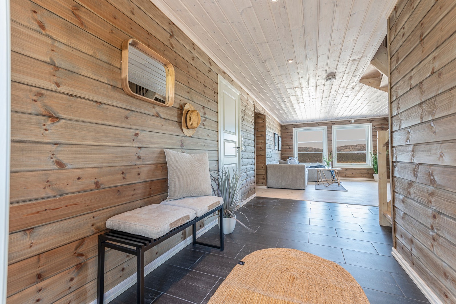 Gang mot stue. Galleribilde