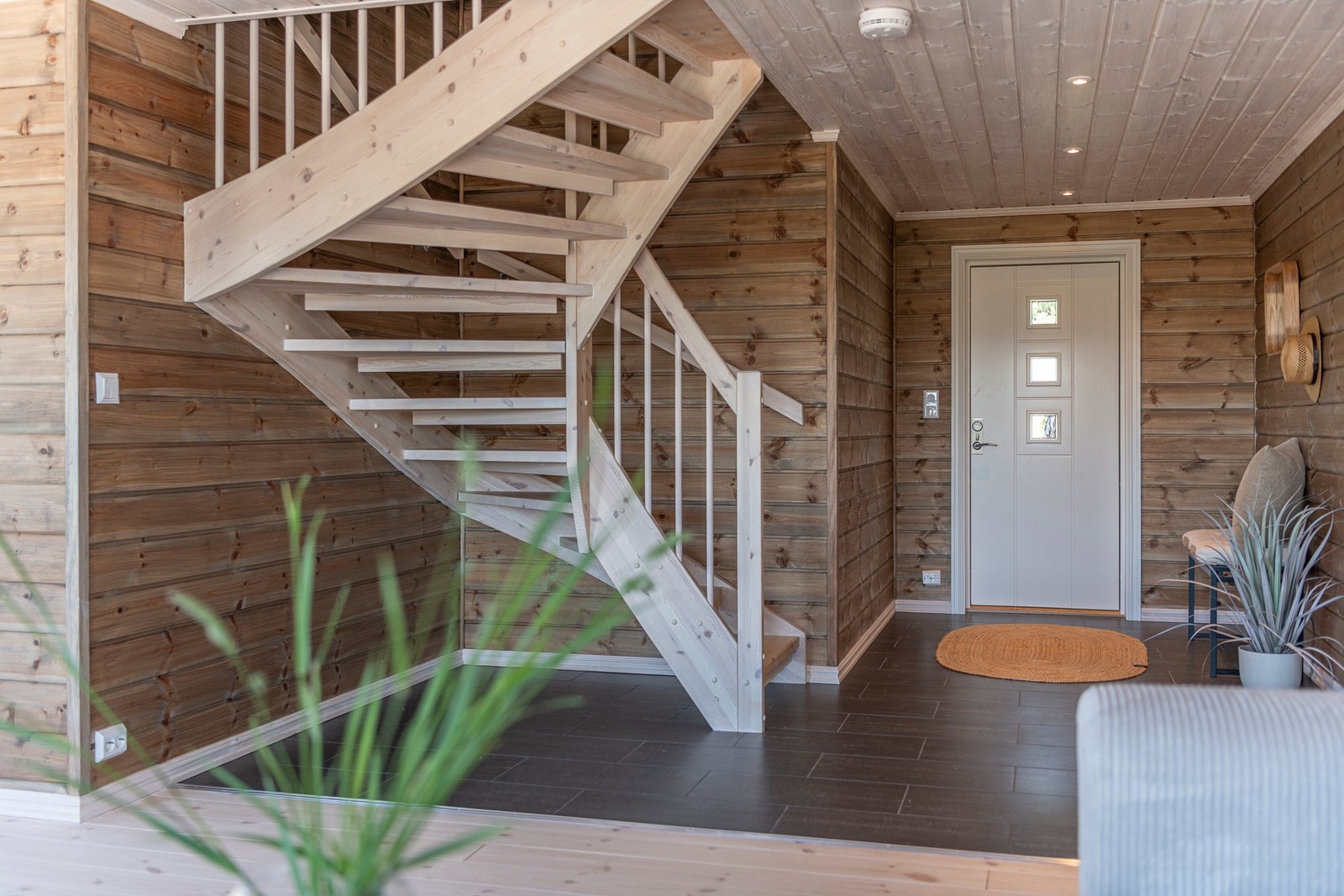 Inngangsparti og trapp opp til 2. etasje Galleribilde