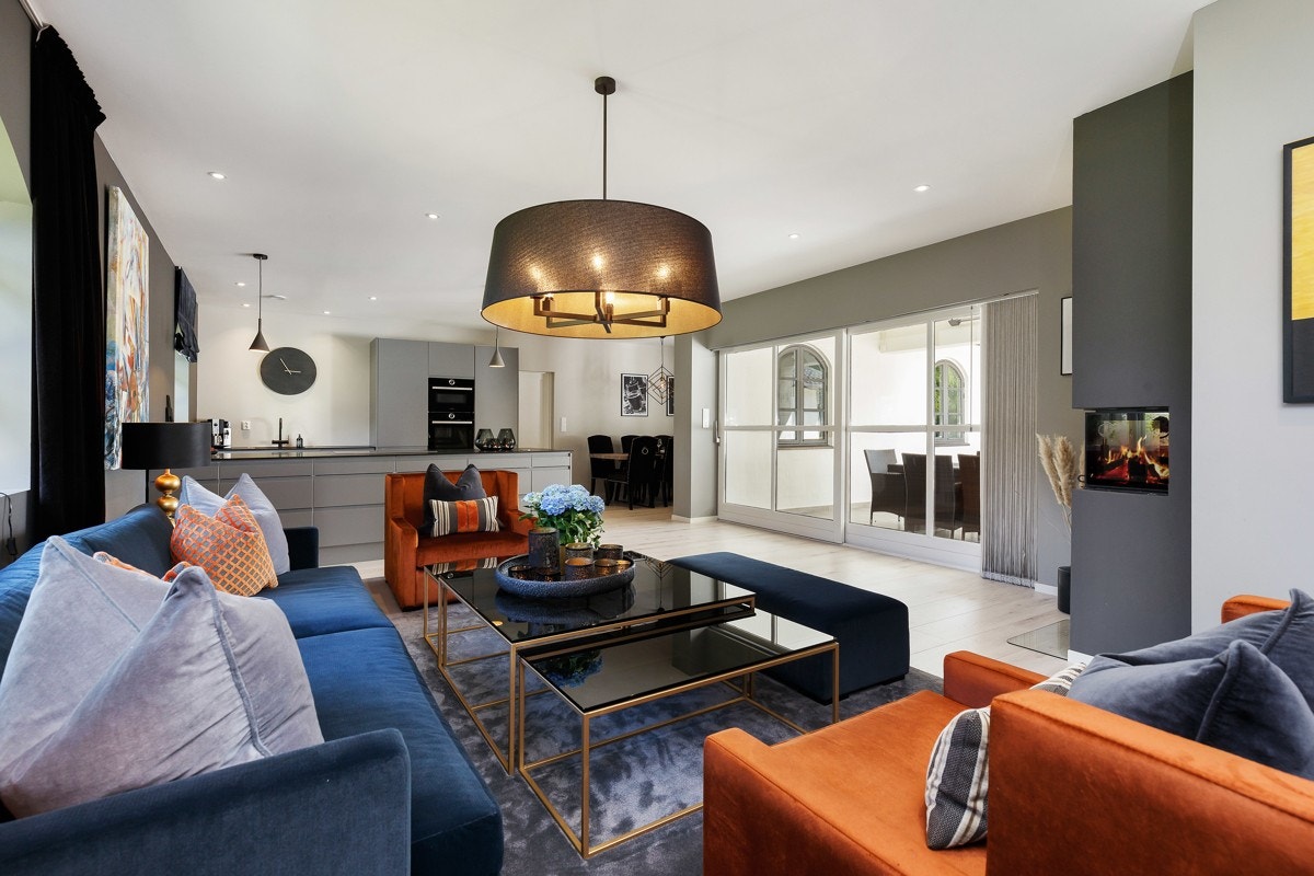 Rommet er ellers oppvarmet med behagelig gulvvarme via varmekabler. Galleribilde