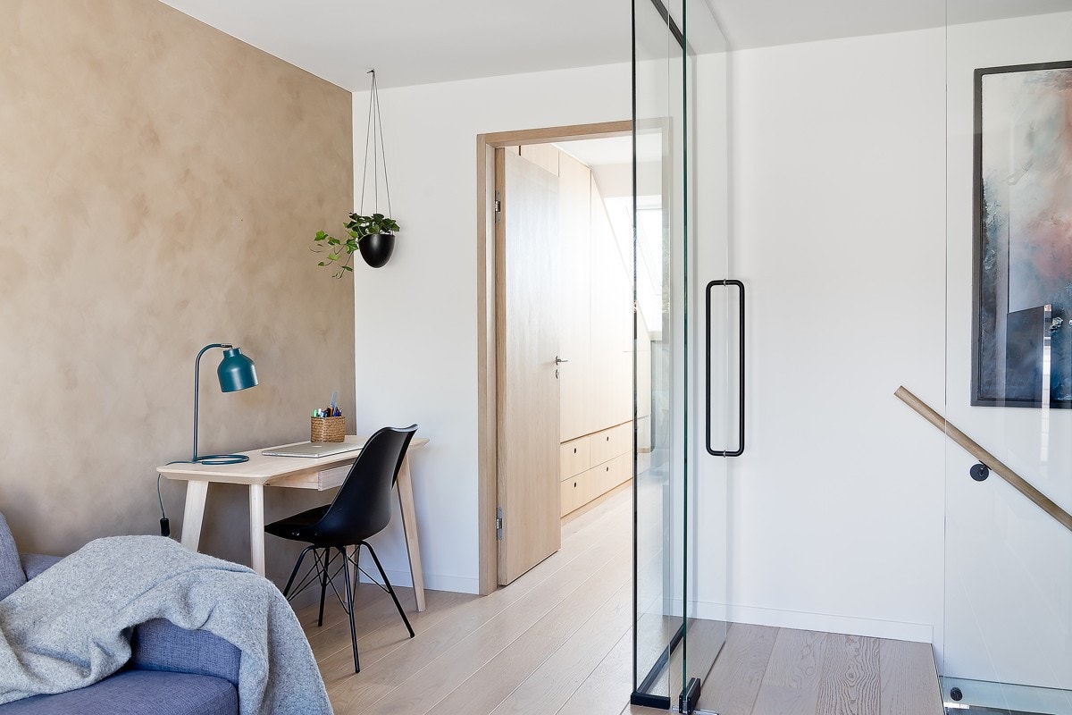 I tilknytning til loftstuen er den perfekte plassen til et hjemmekontor. Galleribilde