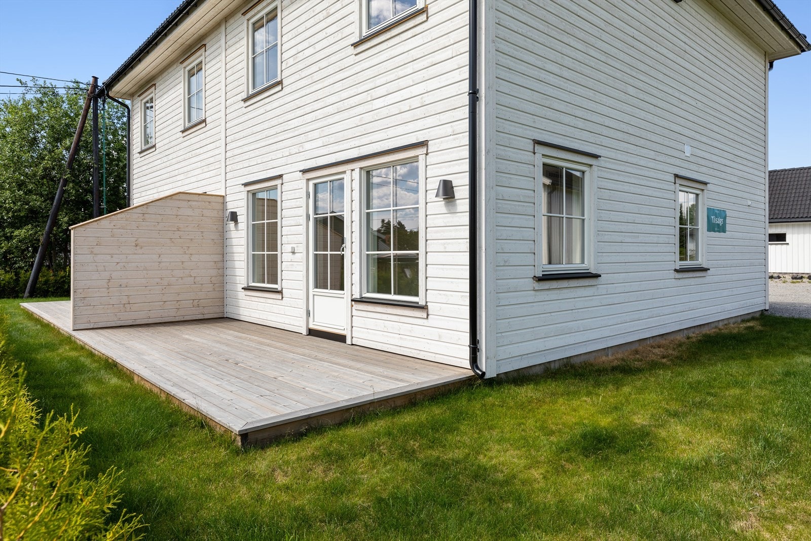 Hyggelig terrasse- hvor fine sommerdager kan tilbringes! Galleribilde