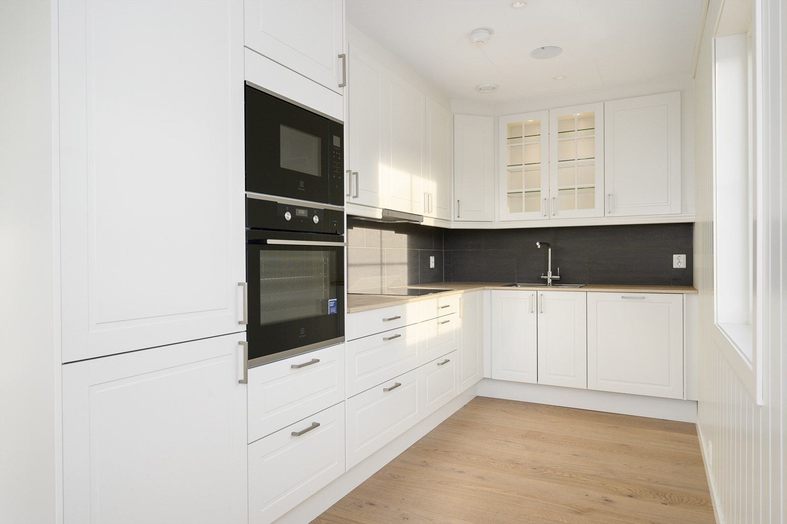 Det er montert komfyrvakt og waterguard. Galleribilde