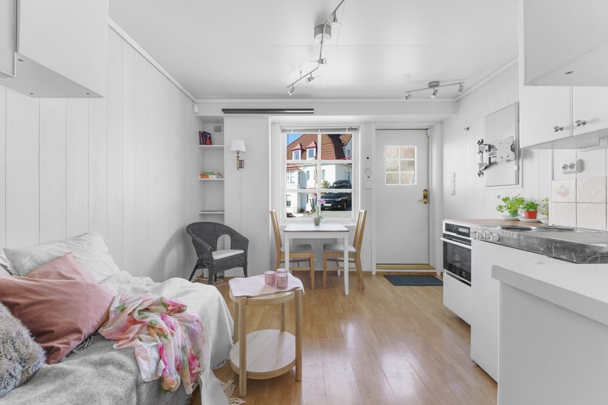 Godkjent utleieleilighet med egen inngang. Galleribilde