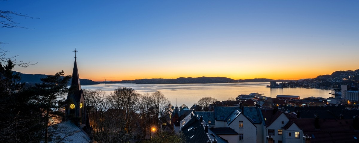 En sjelden mulighet til å realisere drømmen om en enebolig med byens beste sol- og utsiktsforhold. Galleribilde