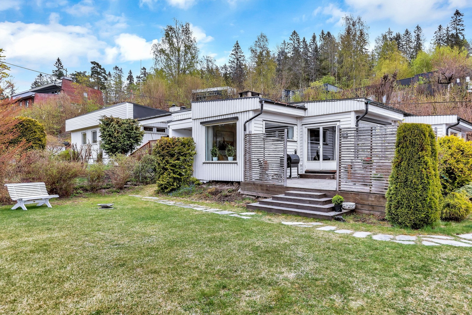 Hyggelig terrasse med adkomst fra stue Galleribilde