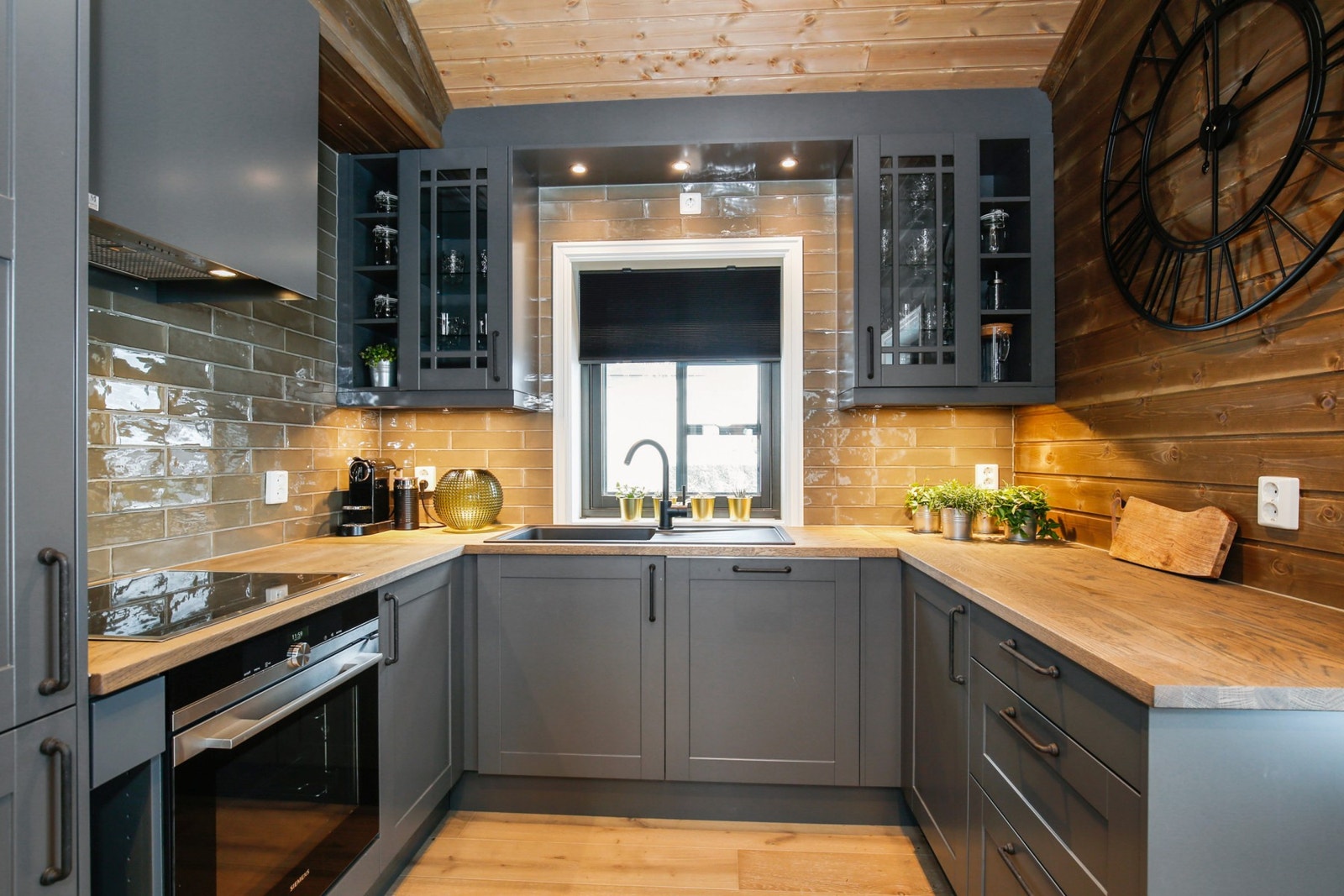 Midthø visningshytte på Norsk Hyttesenter (foto). Galleribilde