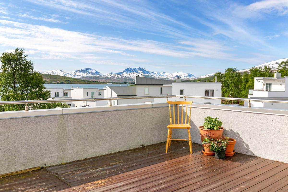 Fra takterrassen er det fantastisk utsikt og gode solforhold