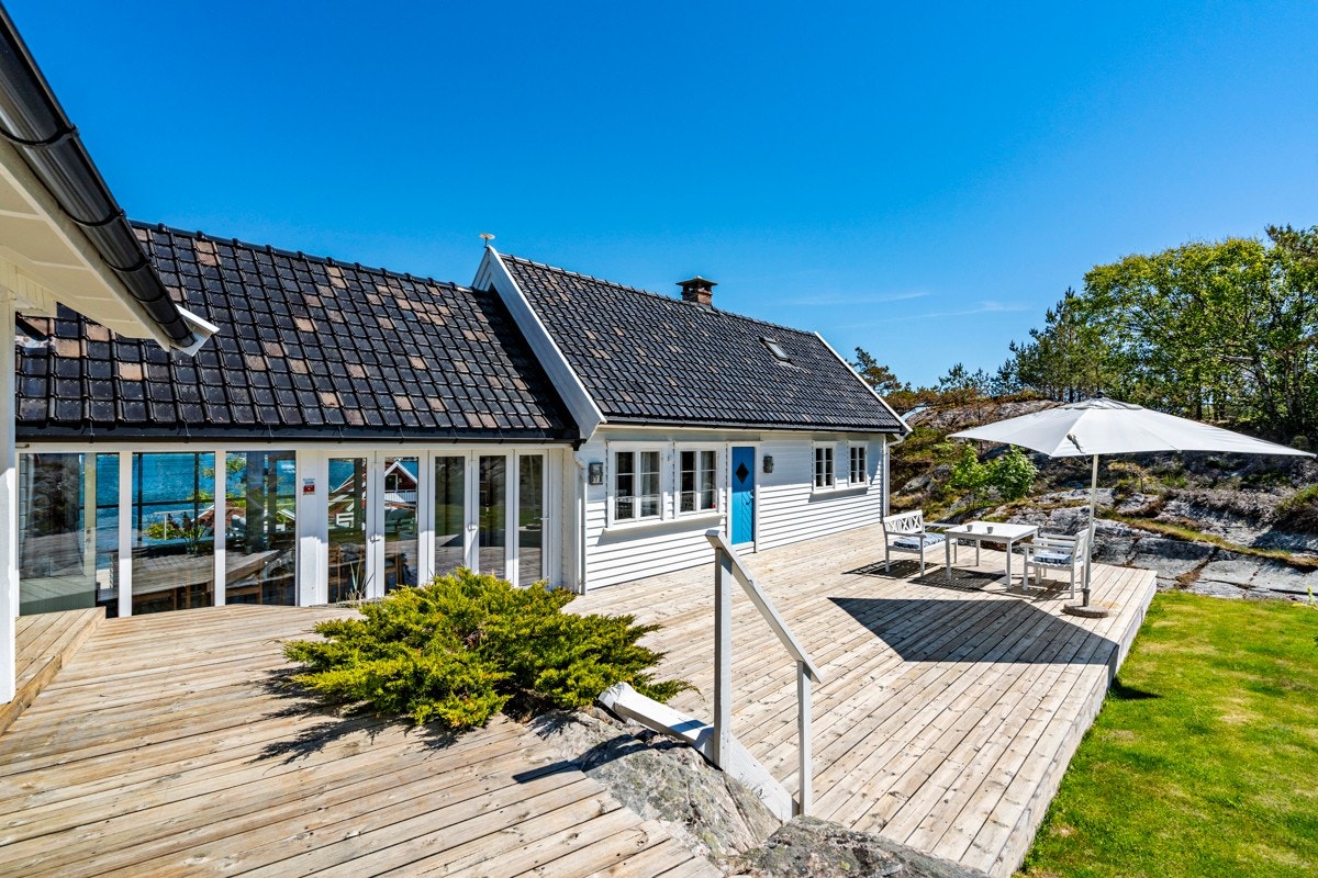 Fra den store plattingen utenfor hytten Galleribilde