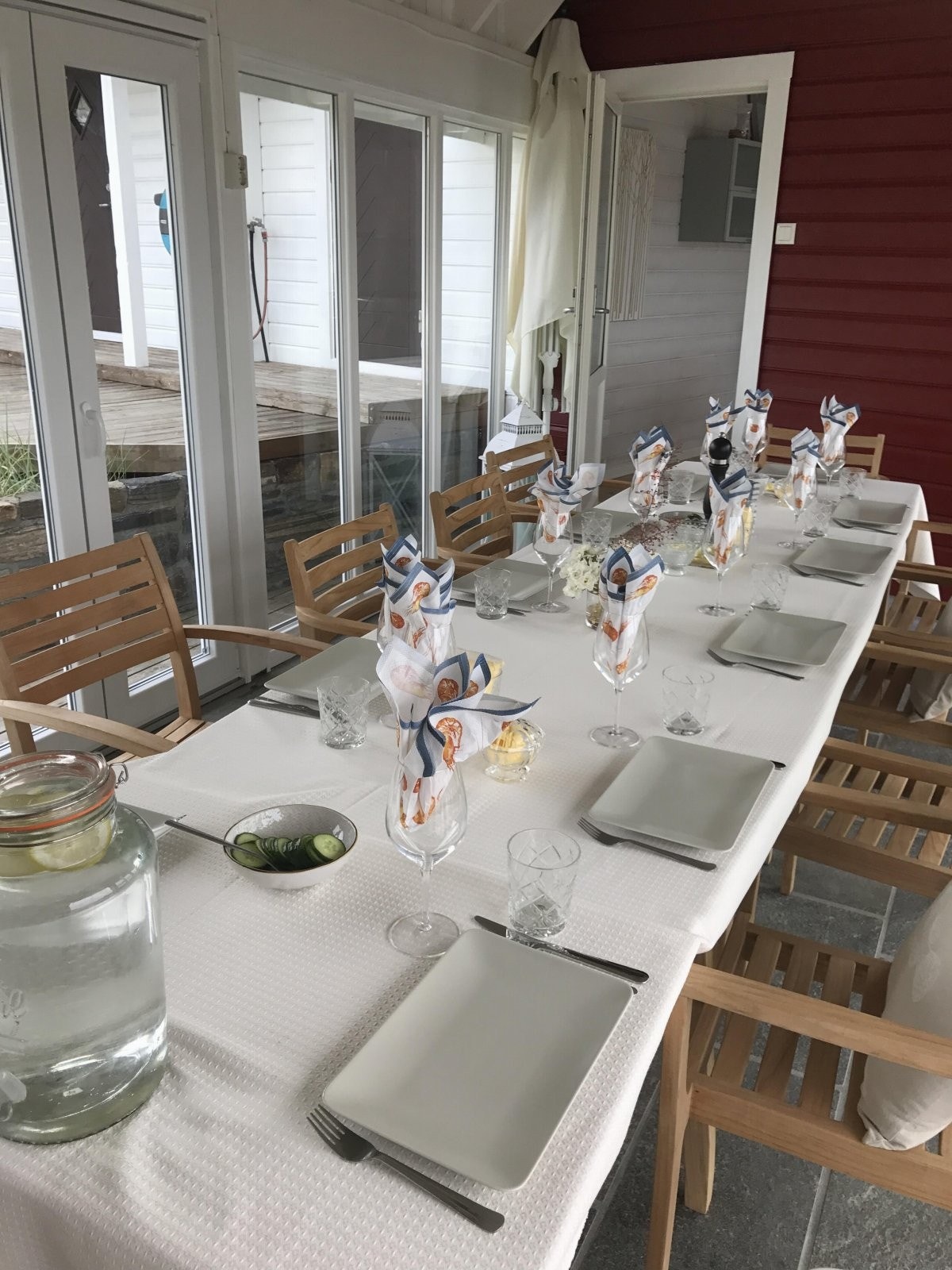 Man kan dekke langbord i hytten Galleribilde