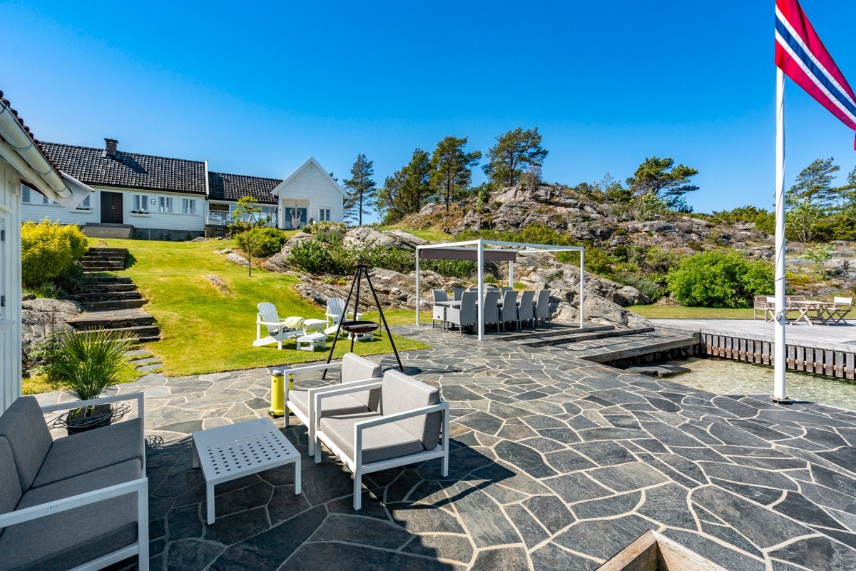 Fra bryggen hvor det er god plass for utemøbler Galleribilde