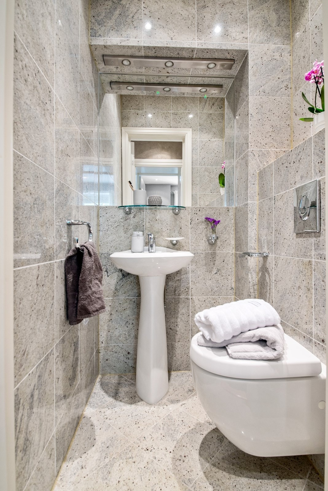 Boligen har et ekstra toalettrom Galleribilde