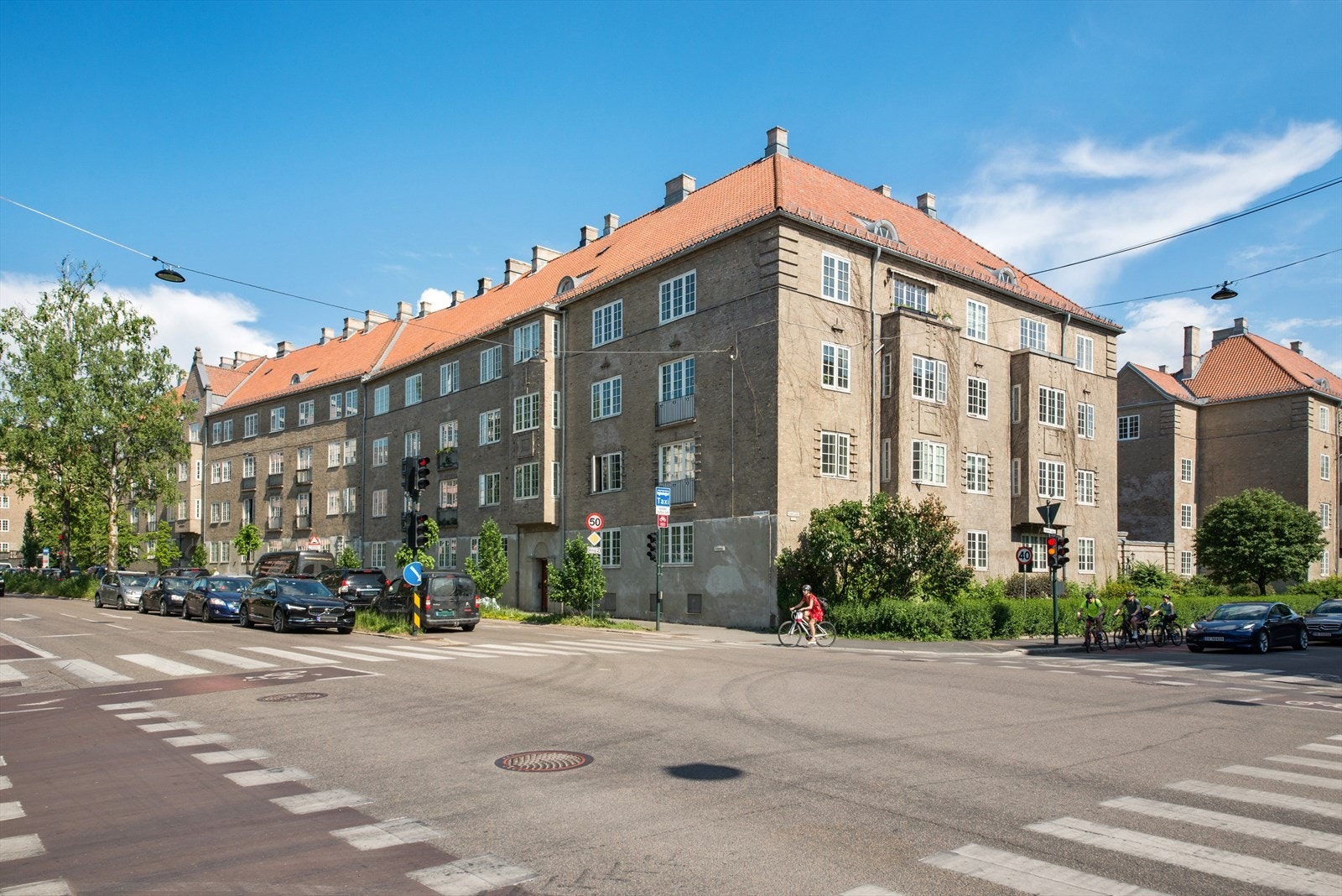 Her bor du i et ettertraktet område nær kollektivtilbud, barnehager og skoler for alle trinn Galleribilde