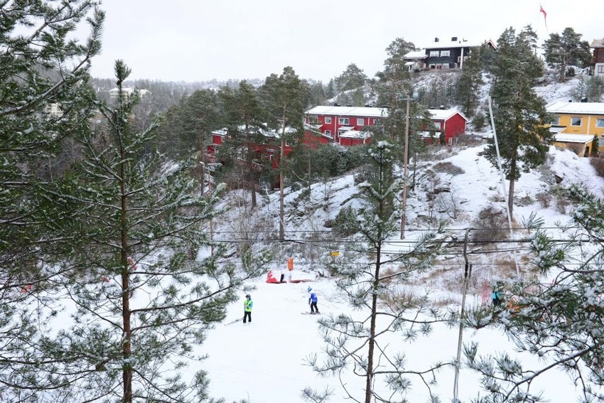 Borettslaget er omkranset av skog, man slipper derfor unna trafikkstøy Galleribilde
