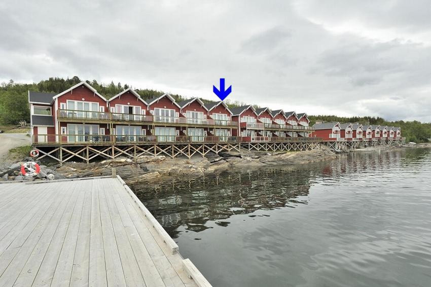 Flott rorbuleilighet med unik beliggenhet helt ved sjøkanten!